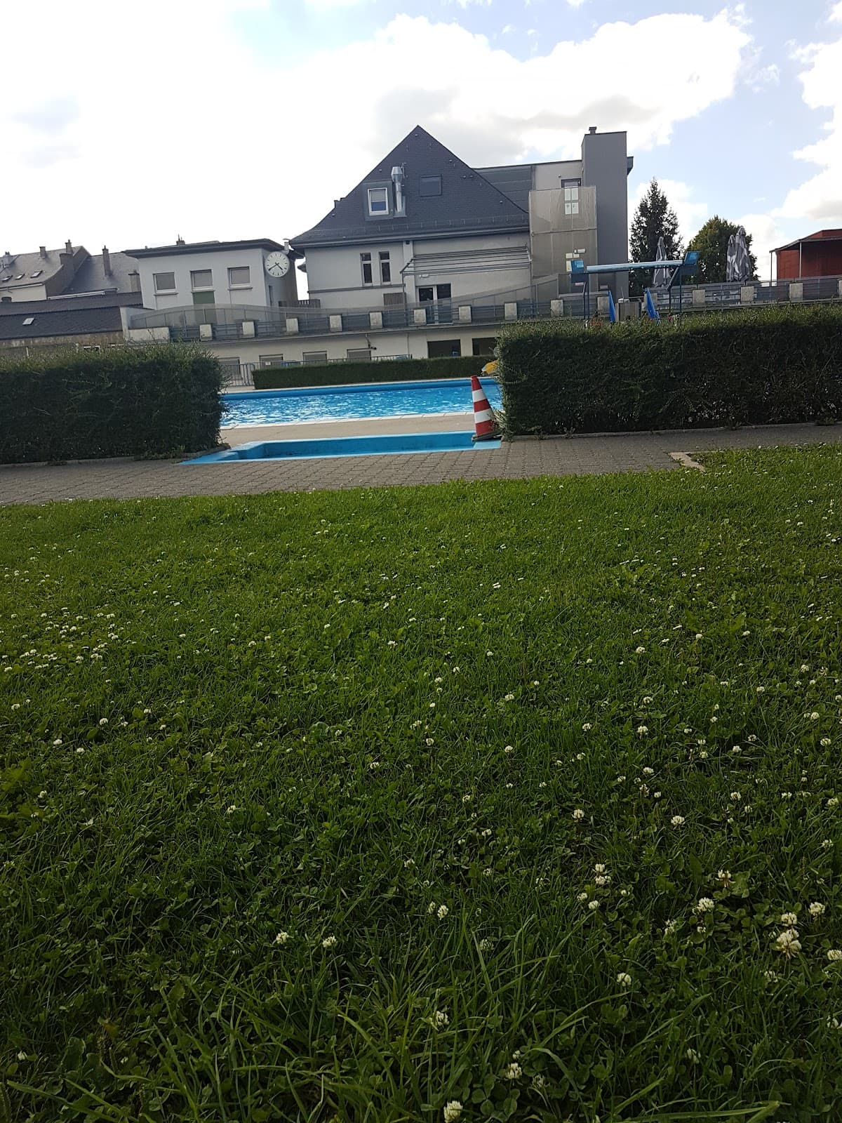 Piscine en plein air à Dudelange - 11