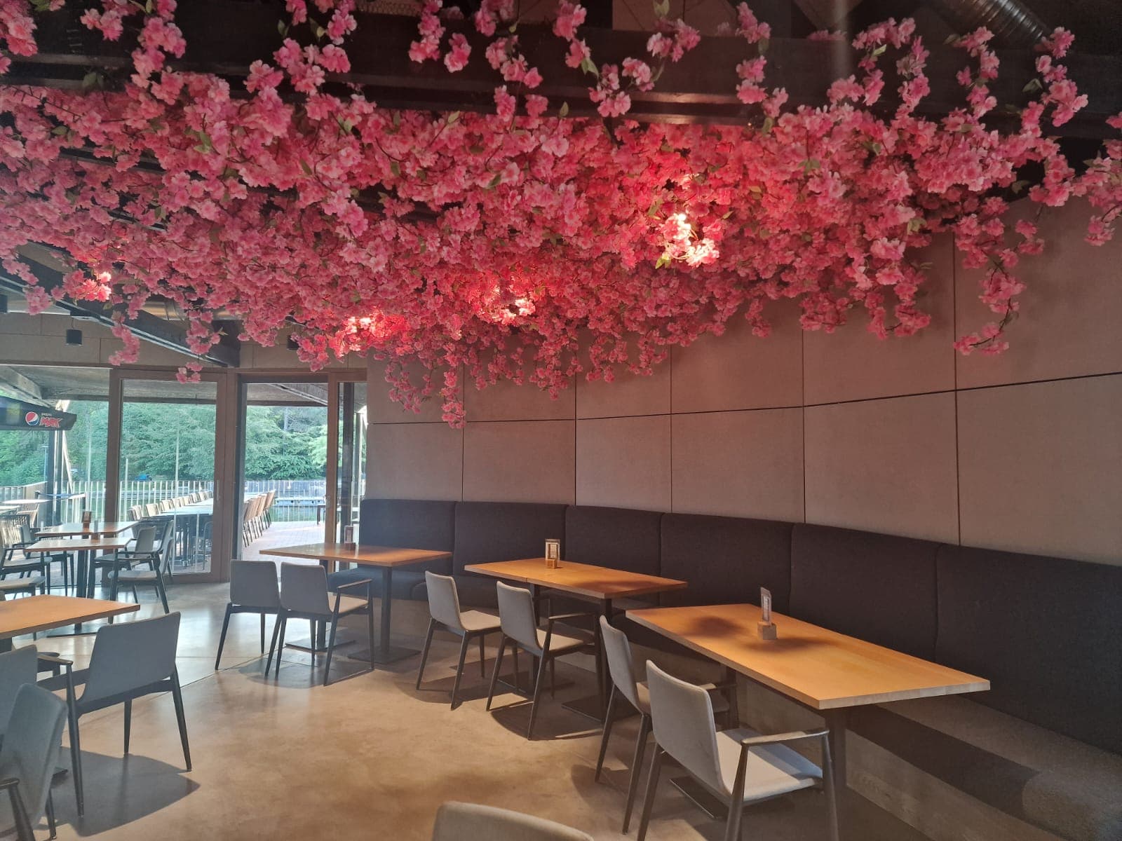 Le Pavillon, restaurant au bord de l'eau au Parc de Merl - 11