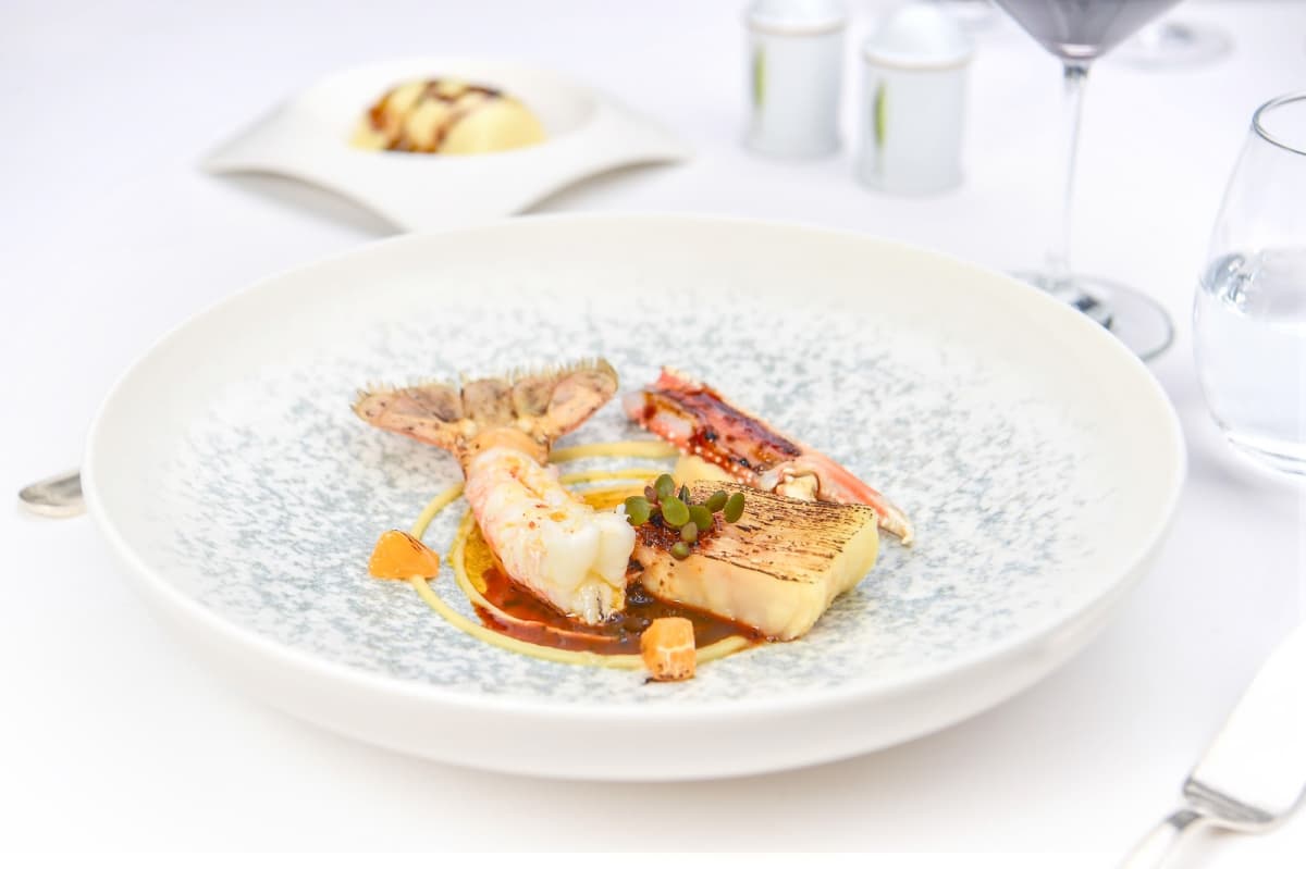 Le Sud: gastronomic restaurant and rooftop at Rives de Clausen - 4
