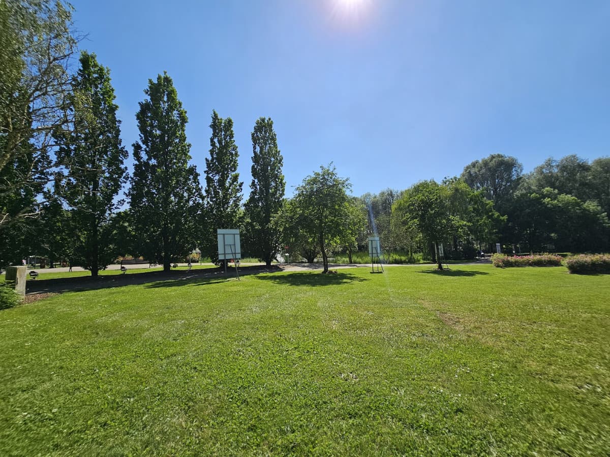 Parc municipal à deux pas de la ville - 2