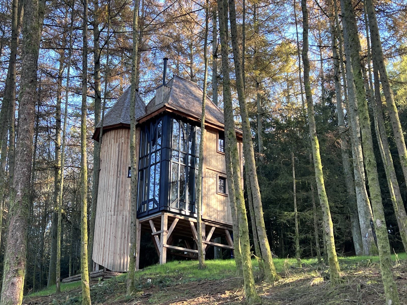 Sleeping in a super cozy cabin - 11