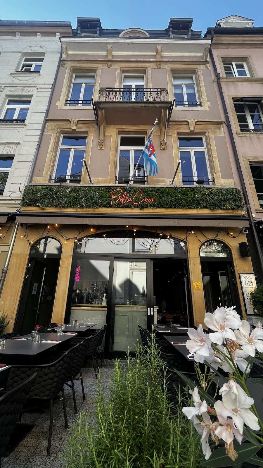 O bella ciao, bella ciao, bella ciao - 11