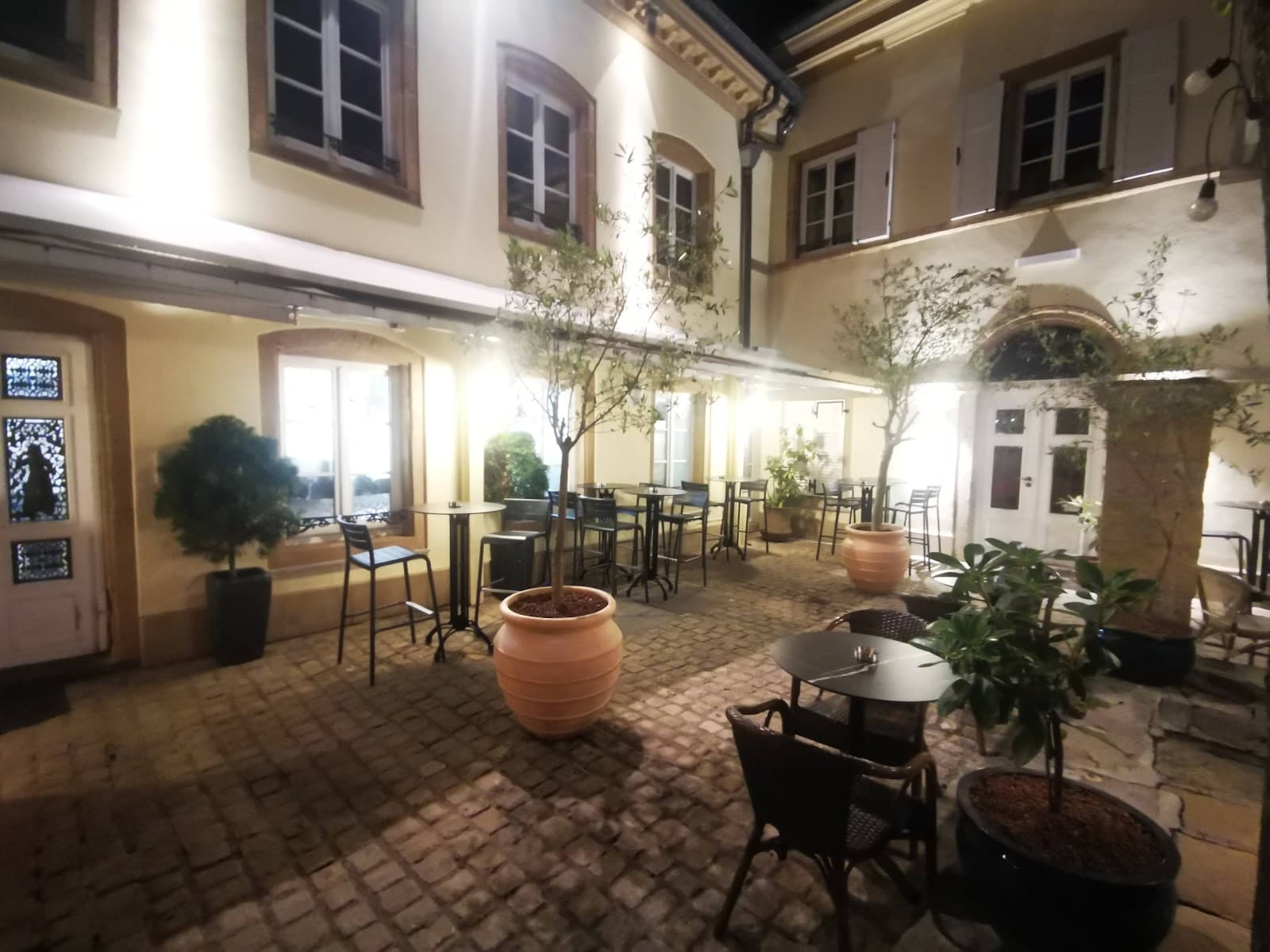 Magnifique terrasse au cœur du Grund et brasserie italienne - 4