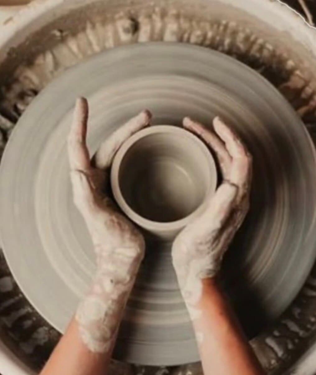 Introduction to pottery wheel throwing