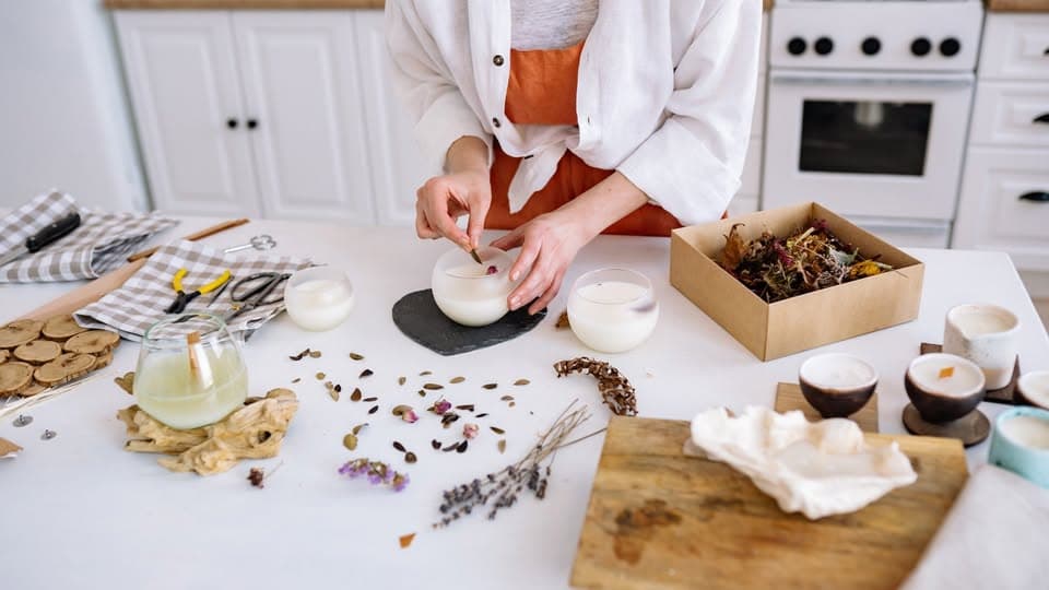 Natural candle workshop