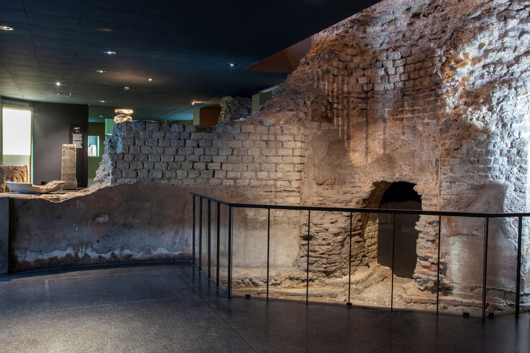 Flash tour of Gallo-Roman baths