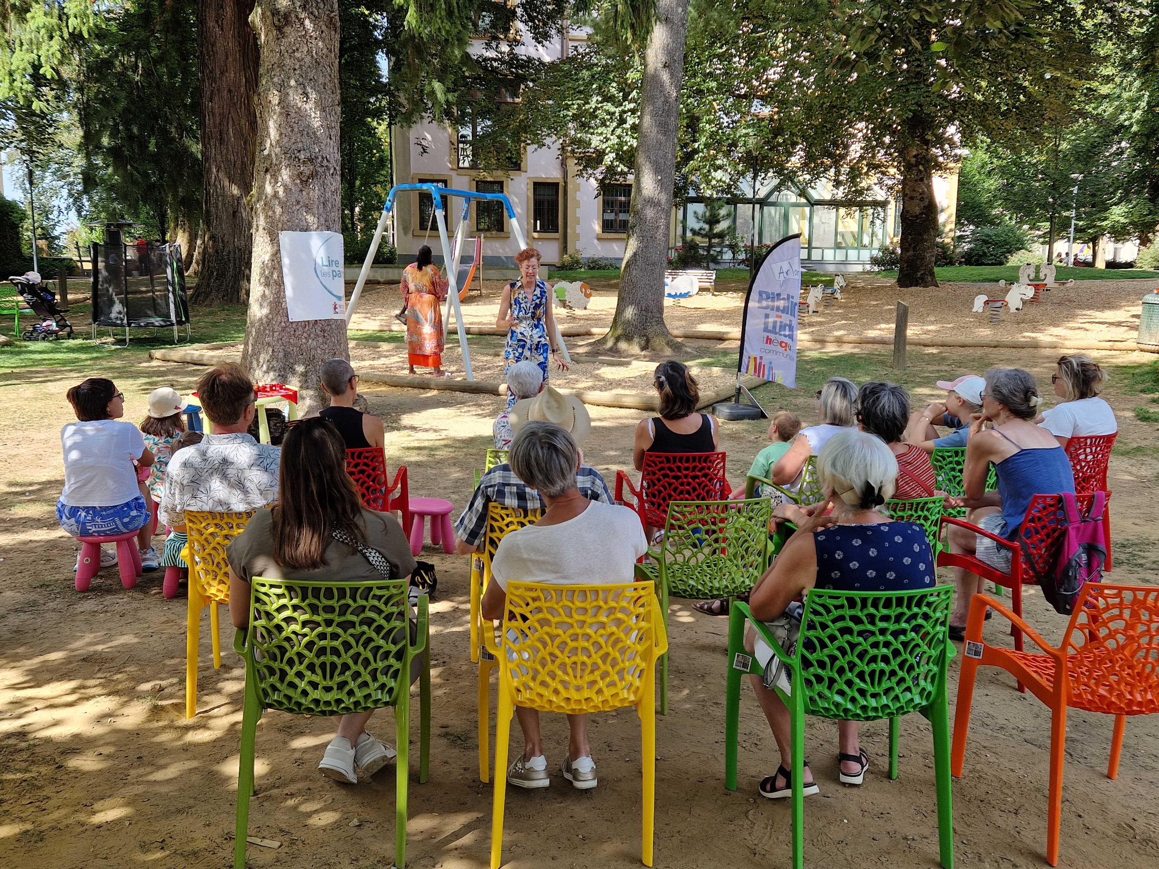 Delphine raCONTE - Reading in the Parks July
