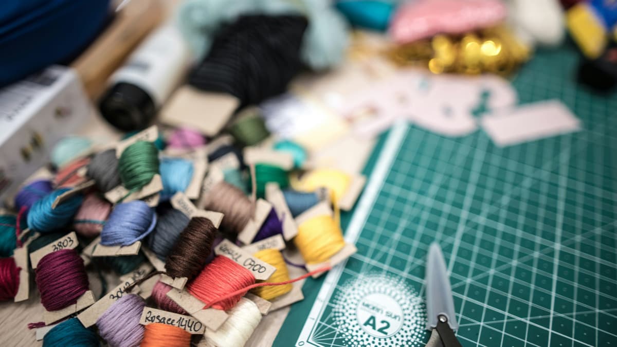 Textile Workshop: Between Threads and Worlds of Color