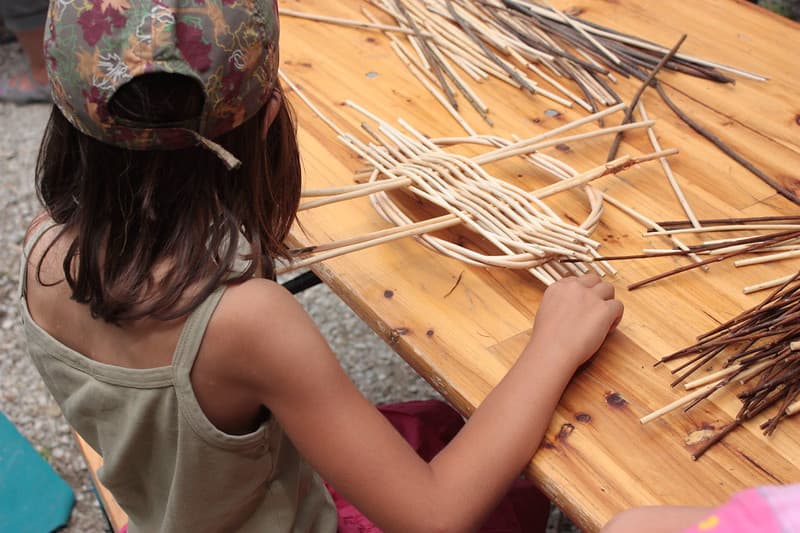 Atelier de tressage de vannerie – nichoir