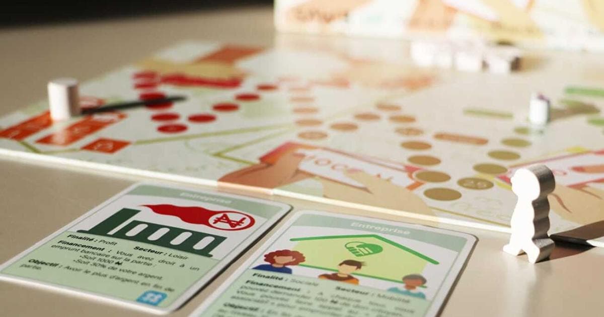 Play the board game “Economia”
