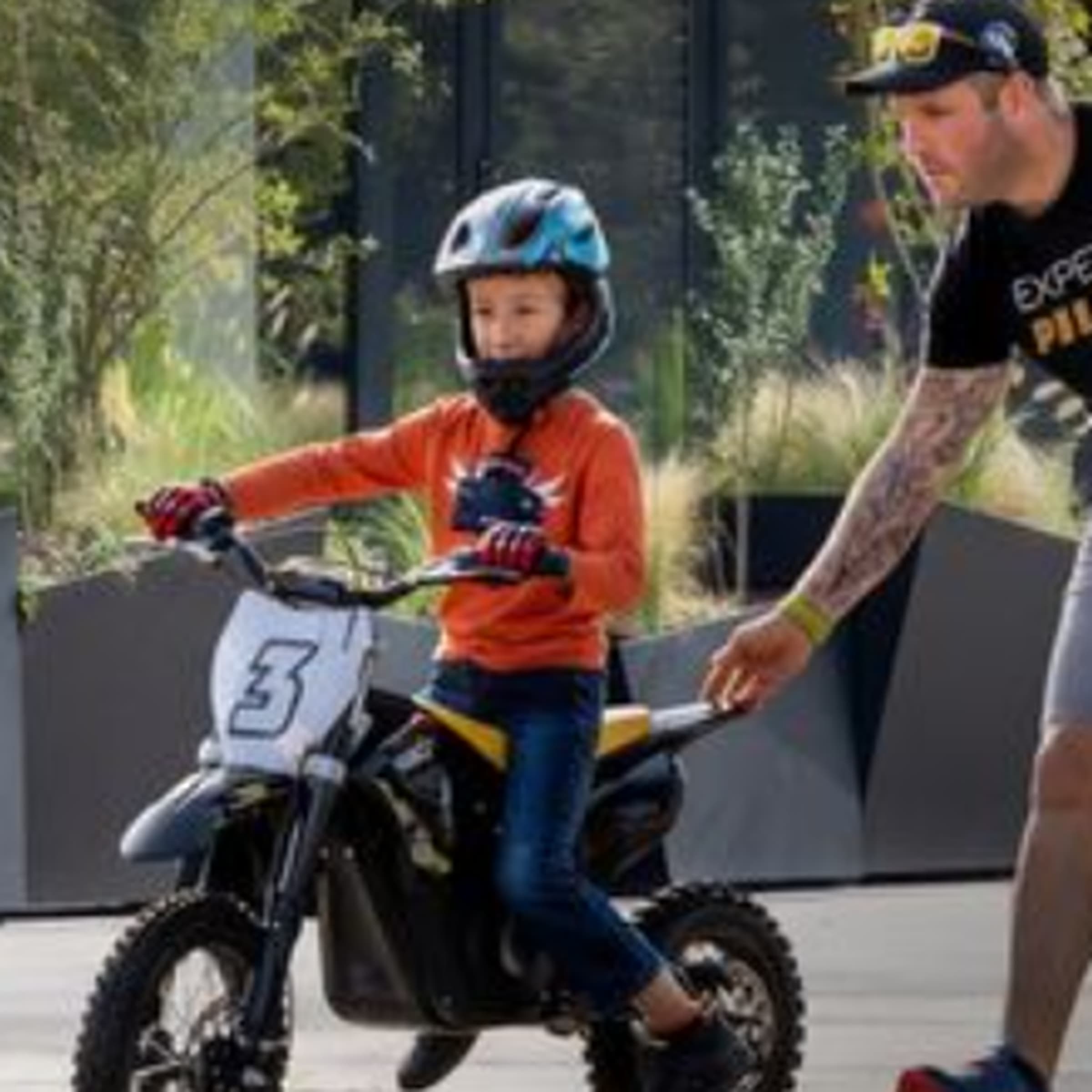 Activité enfant de mini-moto