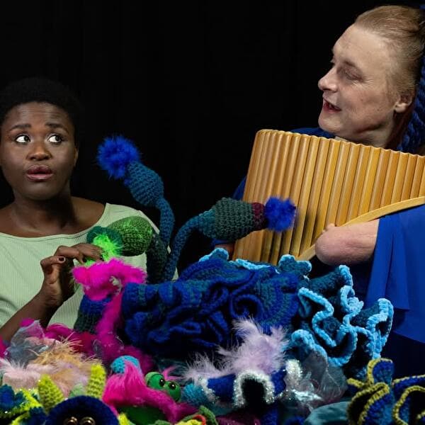 À propos Liewen: music theatre with objects