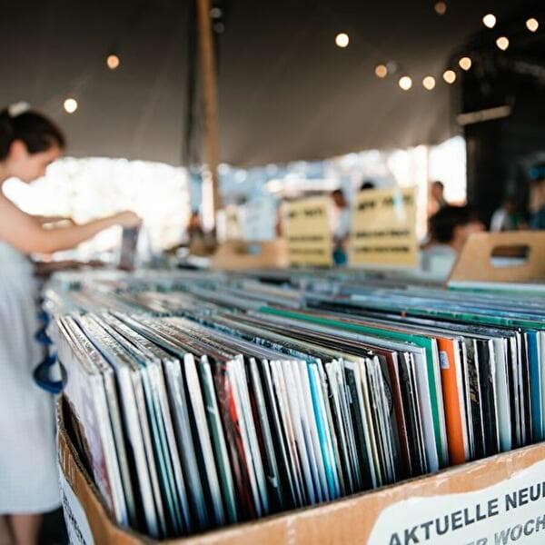 Vide-Disques & Merch-O-Rama