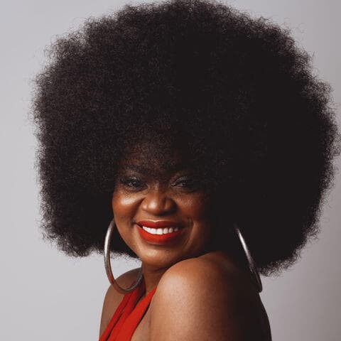 Heemspill Featured | Lady Live in Lux