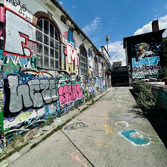 Le bâtiment aux mille histoires