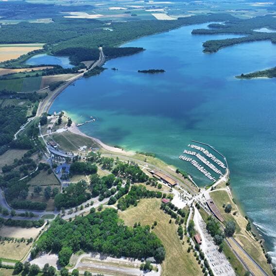 Baignade, pêche, paddle et vélo au Lac de la Madine