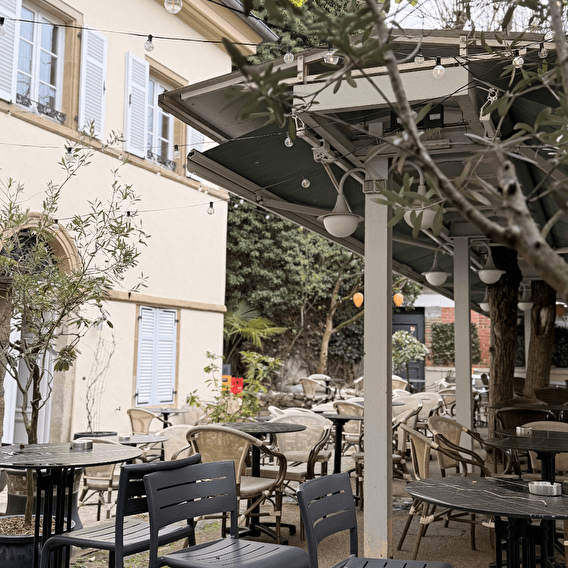 Magnifique terrasse au cœur du Grund et brasserie italienne - 1