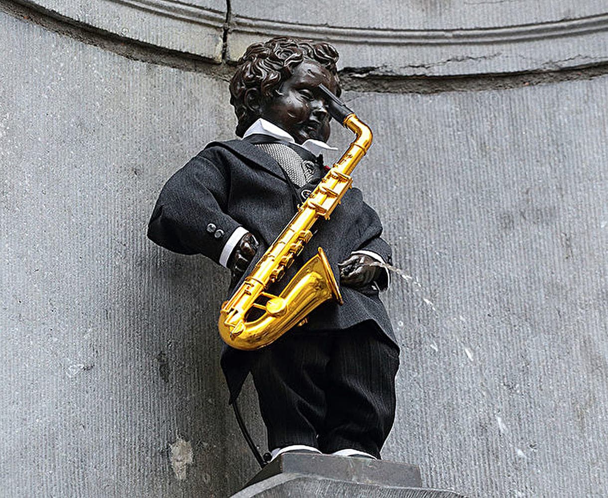 1619-2019 : Voilà 400 ans que le Manneke arrose Bruxelles ! ⛲️